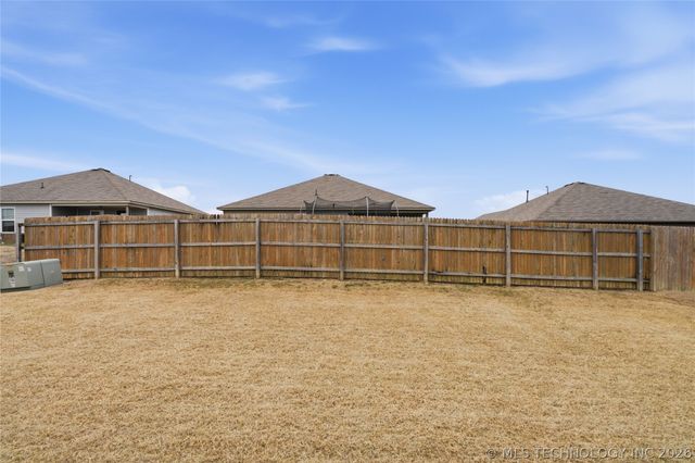 5770 E 146th Place S, Bixby, OK 74008