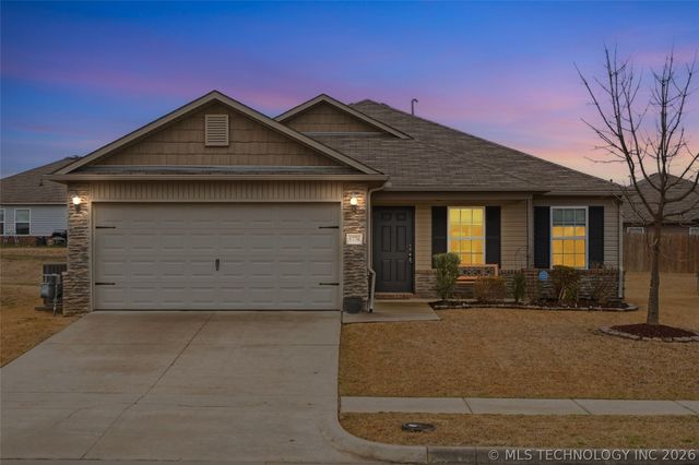 5770 E 146th Place S, Bixby, OK 74008