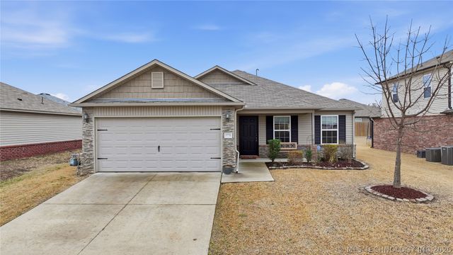 5770 E 146th Place S, Bixby, OK 74008