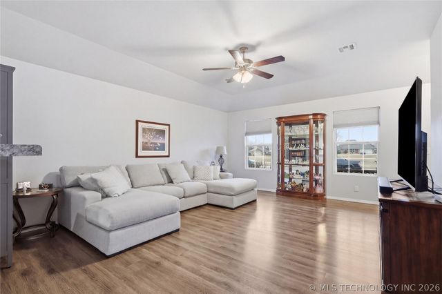 5770 E 146th Place S, Bixby, OK 74008