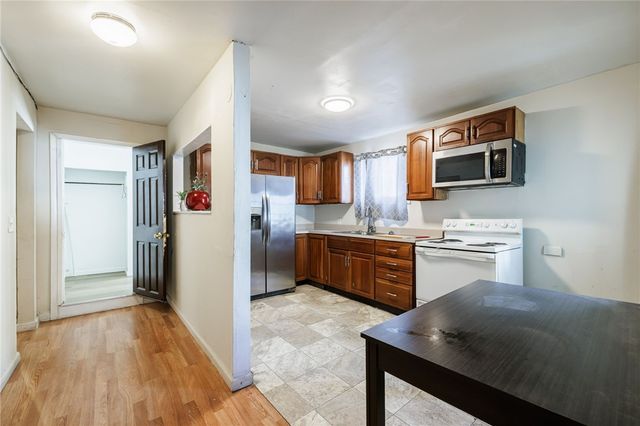 39 Woodward Street, Rochester, NY 14605