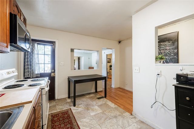 39 Woodward Street, Rochester, NY 14605