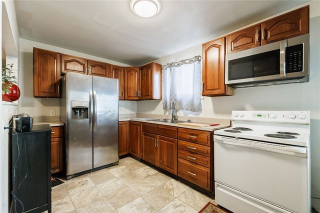 39 Woodward Street, Rochester, NY 14605