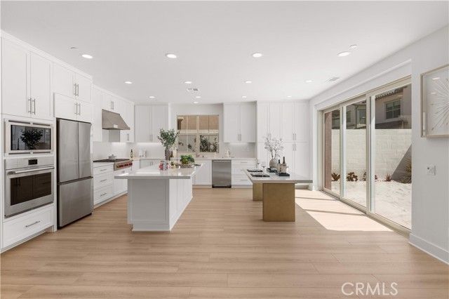 168 Somera, Irvine, CA 92602