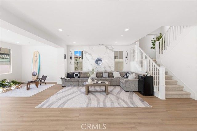 168 Somera, Irvine, CA 92602