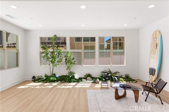 168 Somera, Irvine, CA 92602