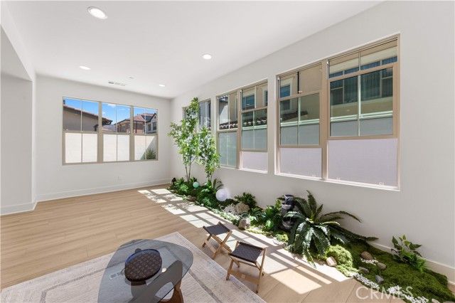 168 Somera, Irvine, CA 92602