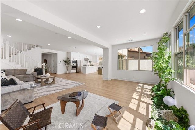 168 Somera, Irvine, CA 92602