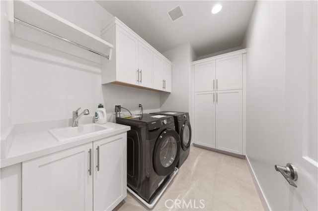 168 Somera, Irvine, CA 92602