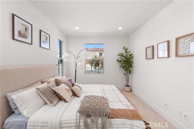 168 Somera, Irvine, CA 92602