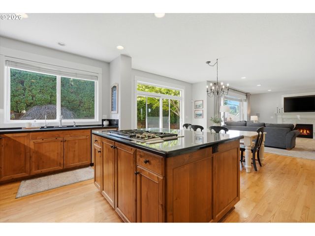11037 Se RIMROCK Dr, Happy Valley, OR 97086