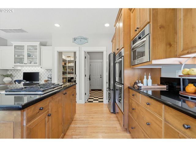 11037 Se RIMROCK Dr, Happy Valley, OR 97086