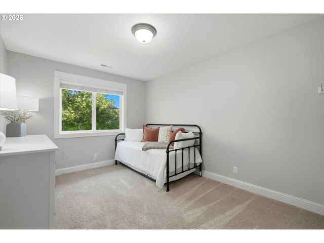 11037 Se RIMROCK Dr, Happy Valley, OR 97086