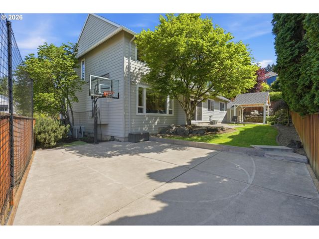11037 Se RIMROCK Dr, Happy Valley, OR 97086