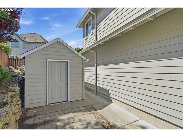 11037 Se RIMROCK Dr, Happy Valley, OR 97086