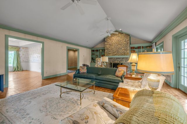 105 Old Farm Road, Richmond, KY 40475