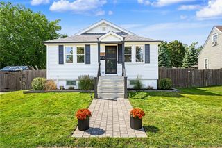 19 Anoka Road, Warwick, RI 02888