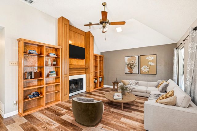 758 Red Oak Drive, Lewisville, TX 75067