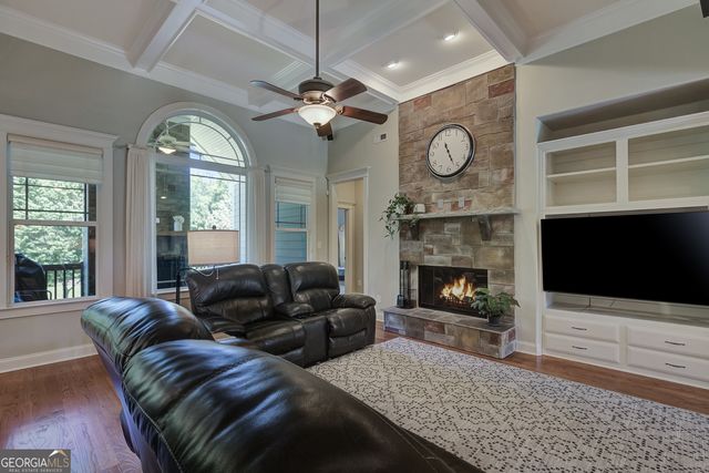 221 Chasewood Lane, Senoia, GA 30276