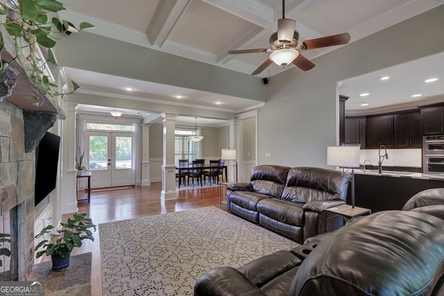 221 Chasewood Lane, Senoia, GA 30276
