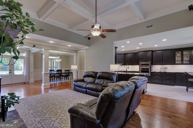 221 Chasewood Lane, Senoia, GA 30276