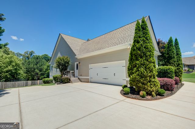 221 Chasewood Lane, Senoia, GA 30276