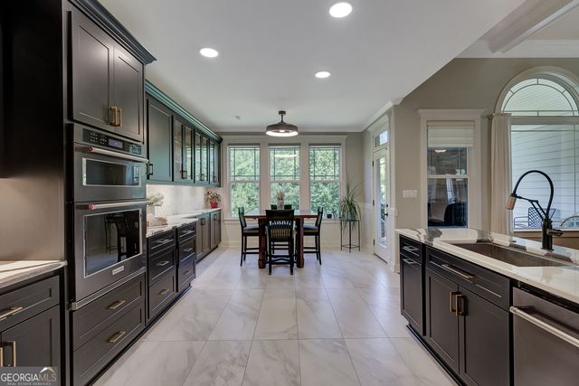 221 Chasewood Lane, Senoia, GA 30276