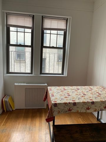 2001 Commonwealth Ave 30, Boston, MA 02135