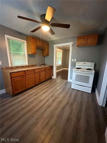 4263 E 163 Street, Cleveland, OH 44128