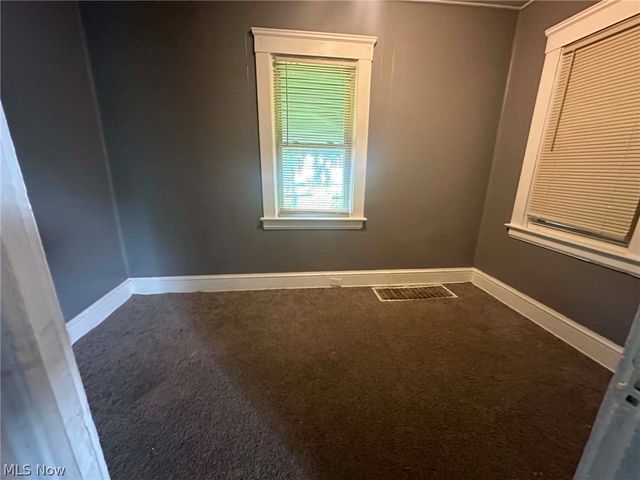 4263 E 163 Street, Cleveland, OH 44128