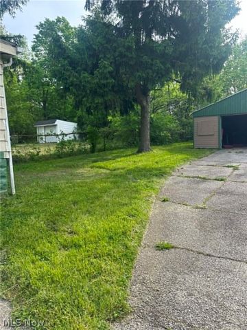 4263 E 163 Street, Cleveland, OH 44128