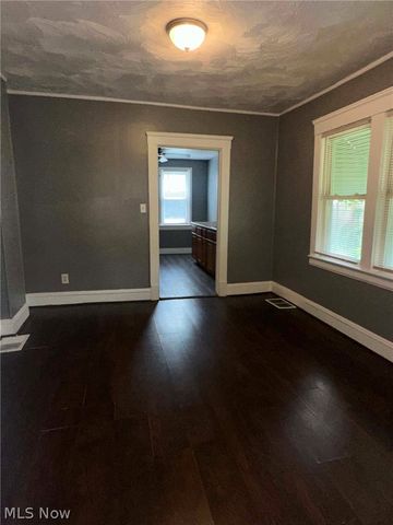4263 E 163 Street, Cleveland, OH 44128