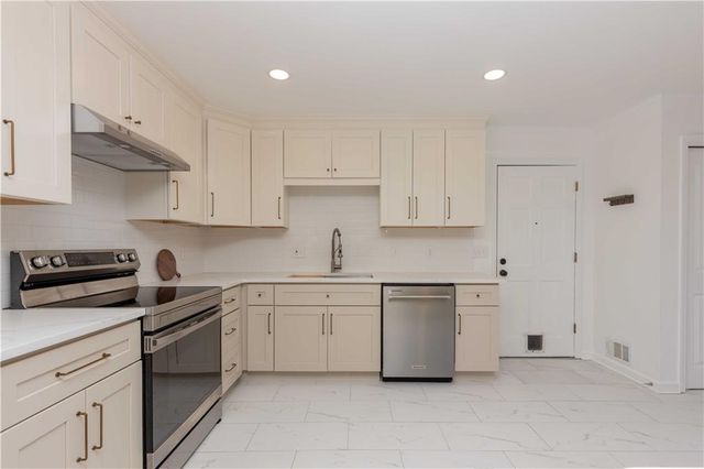 285 Seventeenth Fairway, Roswell, GA 30076