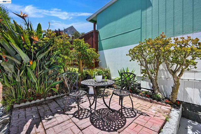 1047 Hanover, Daly City, CA 94014