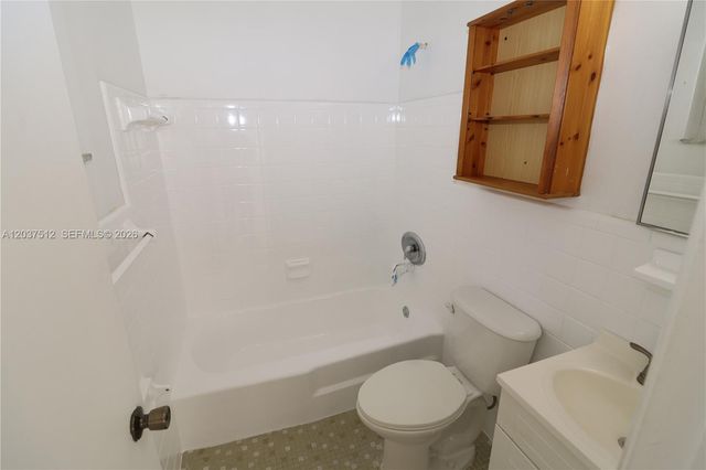 59 NW 37th Street 5, Oakland Park, FL 33309