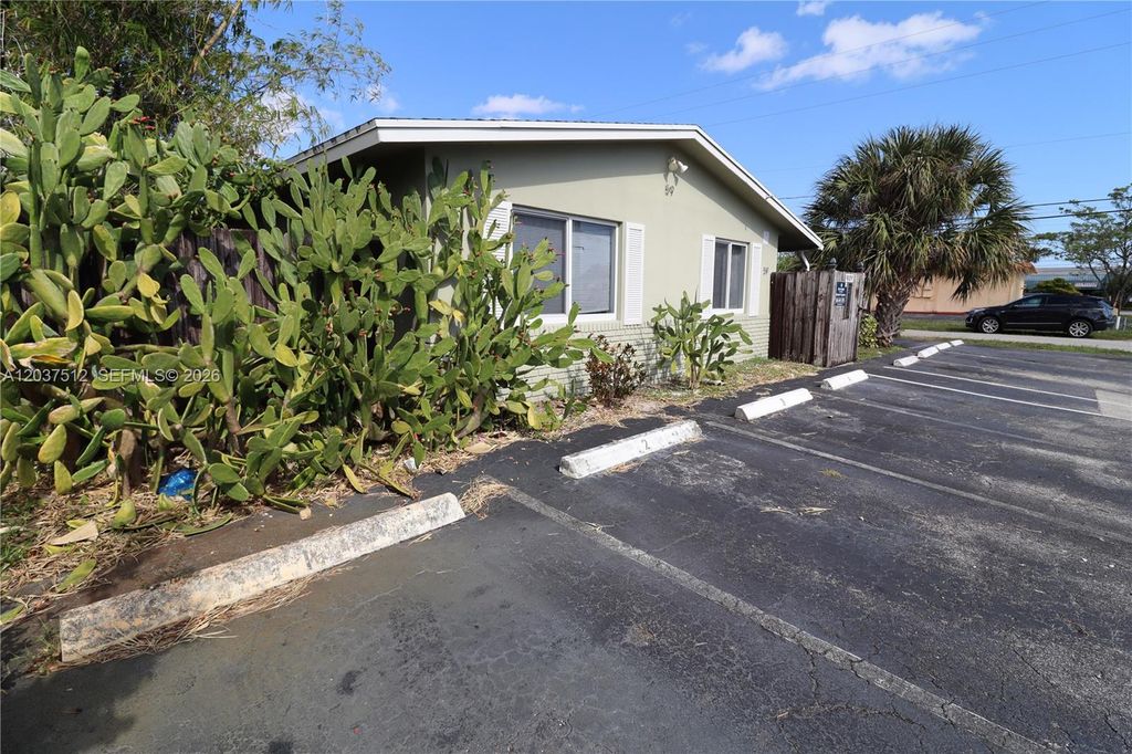 59 NW 37th Street 5, Oakland Park, FL 33309