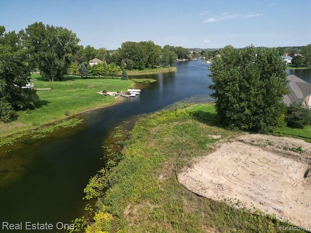 1904 SANDY SHORES Drive, Oxford Charter Township, MI 48371