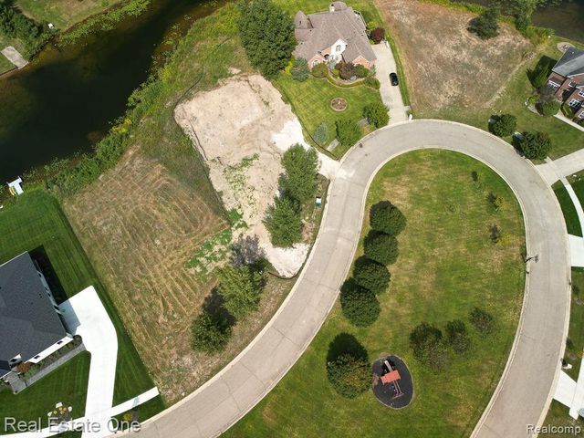 1904 SANDY SHORES Drive, Oxford Charter Township, MI 48371