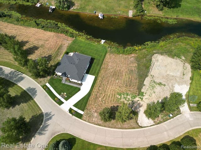 1904 SANDY SHORES Drive, Oxford Charter Township, MI 48371
