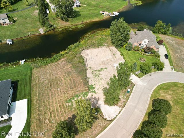 1904 SANDY SHORES Drive, Oxford Charter Township, MI 48371