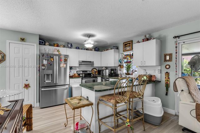 12304 NW 8th Ter, Miami, FL 33182