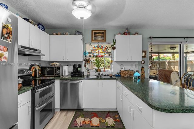 12304 NW 8th Ter, Miami, FL 33182