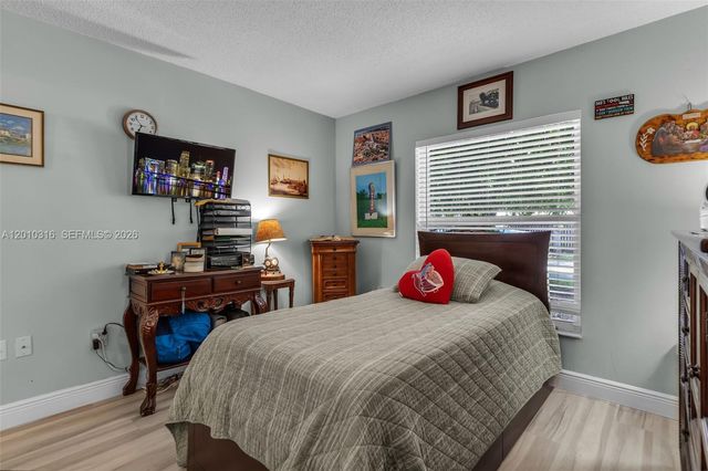 12304 NW 8th Ter, Miami, FL 33182