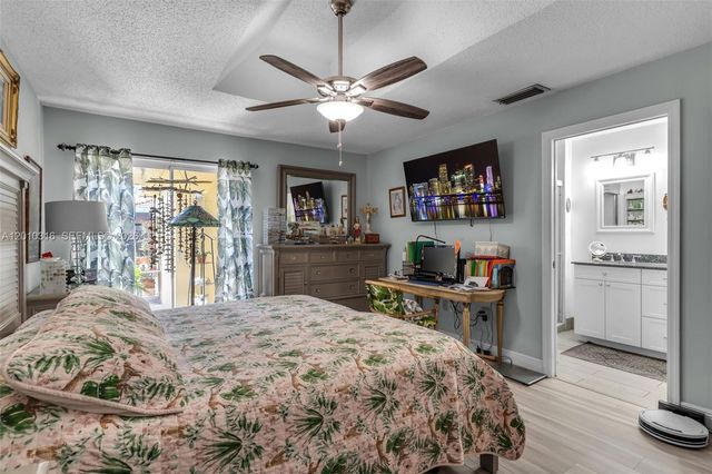12304 NW 8th Ter, Miami, FL 33182