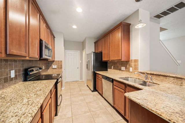 3 Whitekirk, The Woodlands, TX 77354