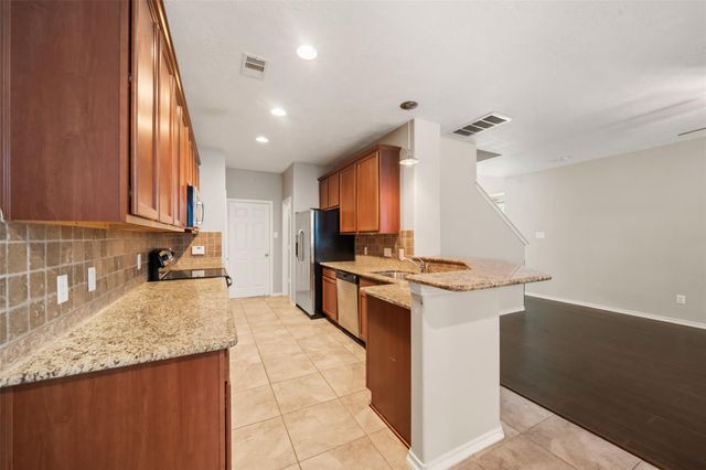 3 Whitekirk, The Woodlands, TX 77354