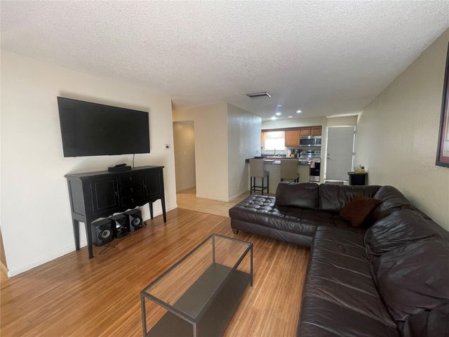 8601 CATTAIL DRIVE 8601, Temple Terrace, FL 33637