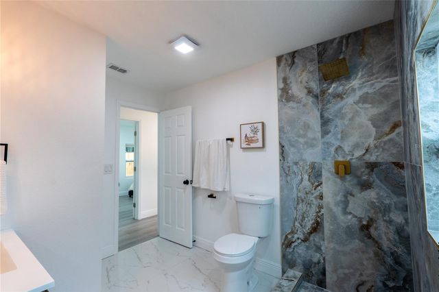8408 N SEMINOLE AVENUE, Tampa, FL 33604