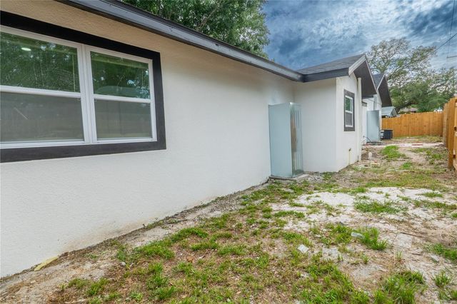 8408 N SEMINOLE AVENUE, Tampa, FL 33604