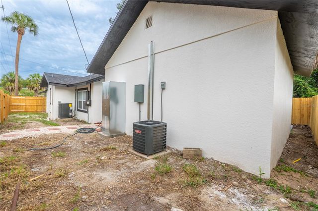 8408 N SEMINOLE AVENUE, Tampa, FL 33604